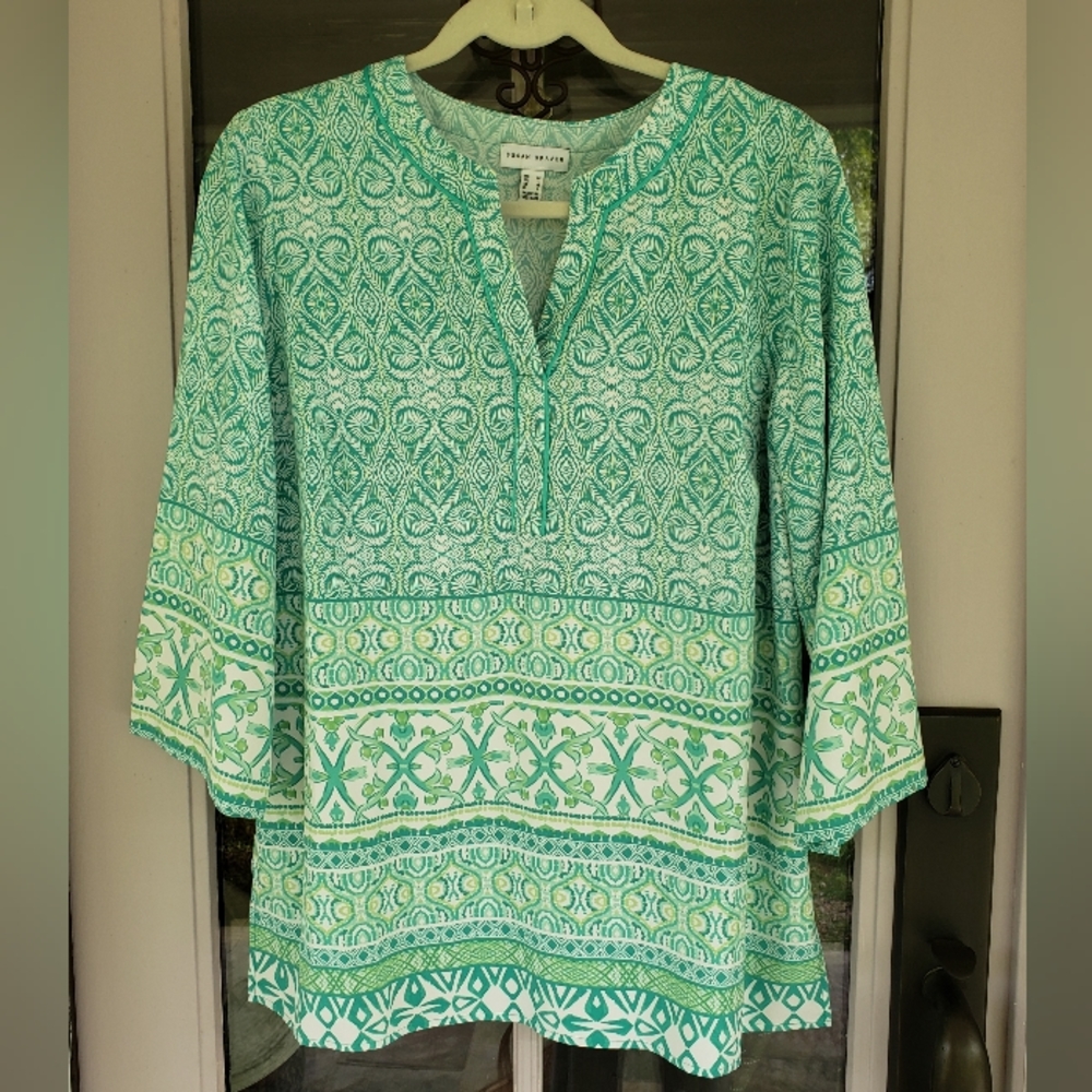 Susan Graver top, size M, never worn